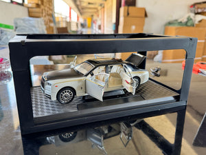 DIE CAST ROLLS ROY CAR 1:24SCALE